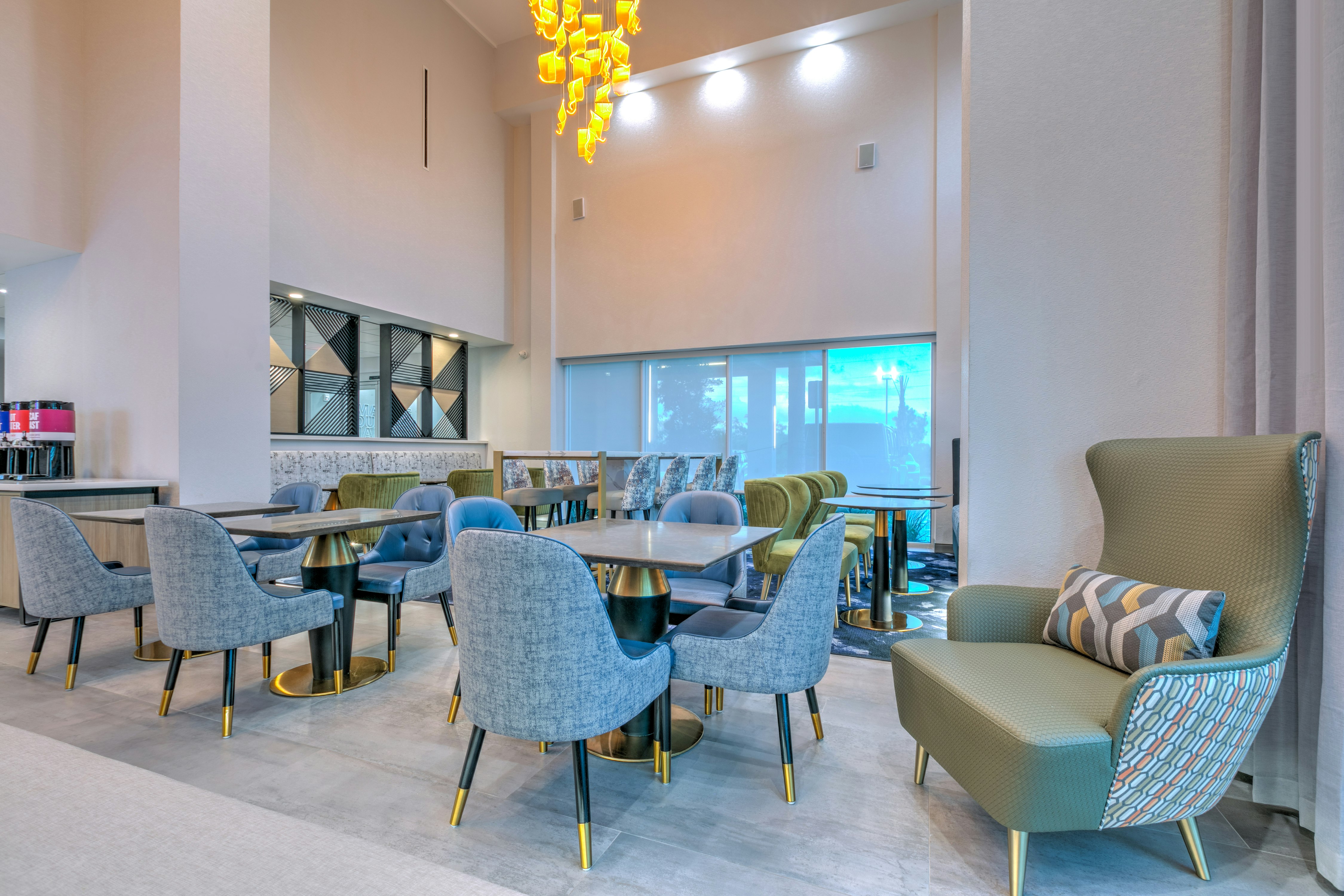 Hampton Inn & Suites Shenandoah The Woodlands, TX 21/31