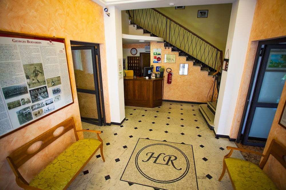 Hotel delle Rose 8/72