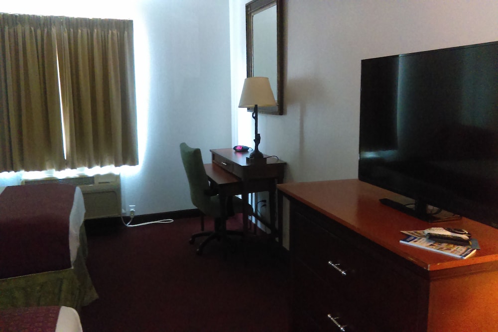 Americas Best Value Inn Somerville, TX 44/52