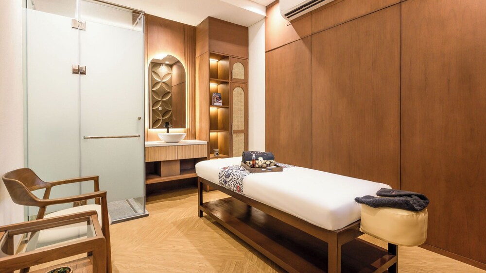 The Wujil Resort and Conventions Semarang 20/43
