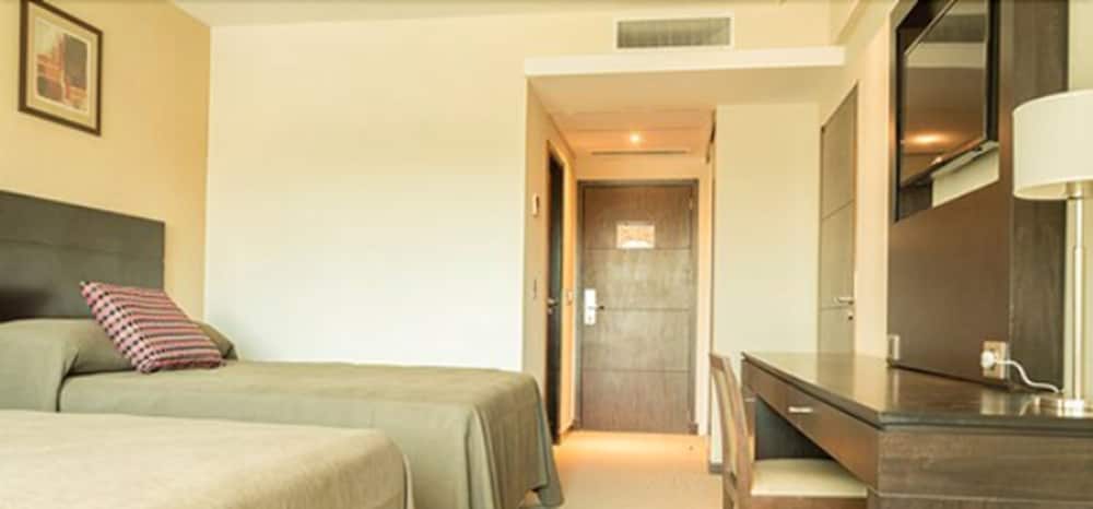 Howard Johnson by Wyndham Neuquen 9/25