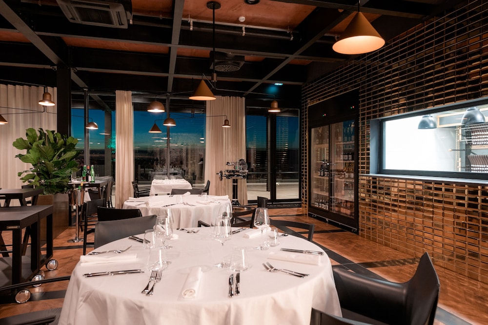 Wine Heritage Hotel Roxanich 63/81
