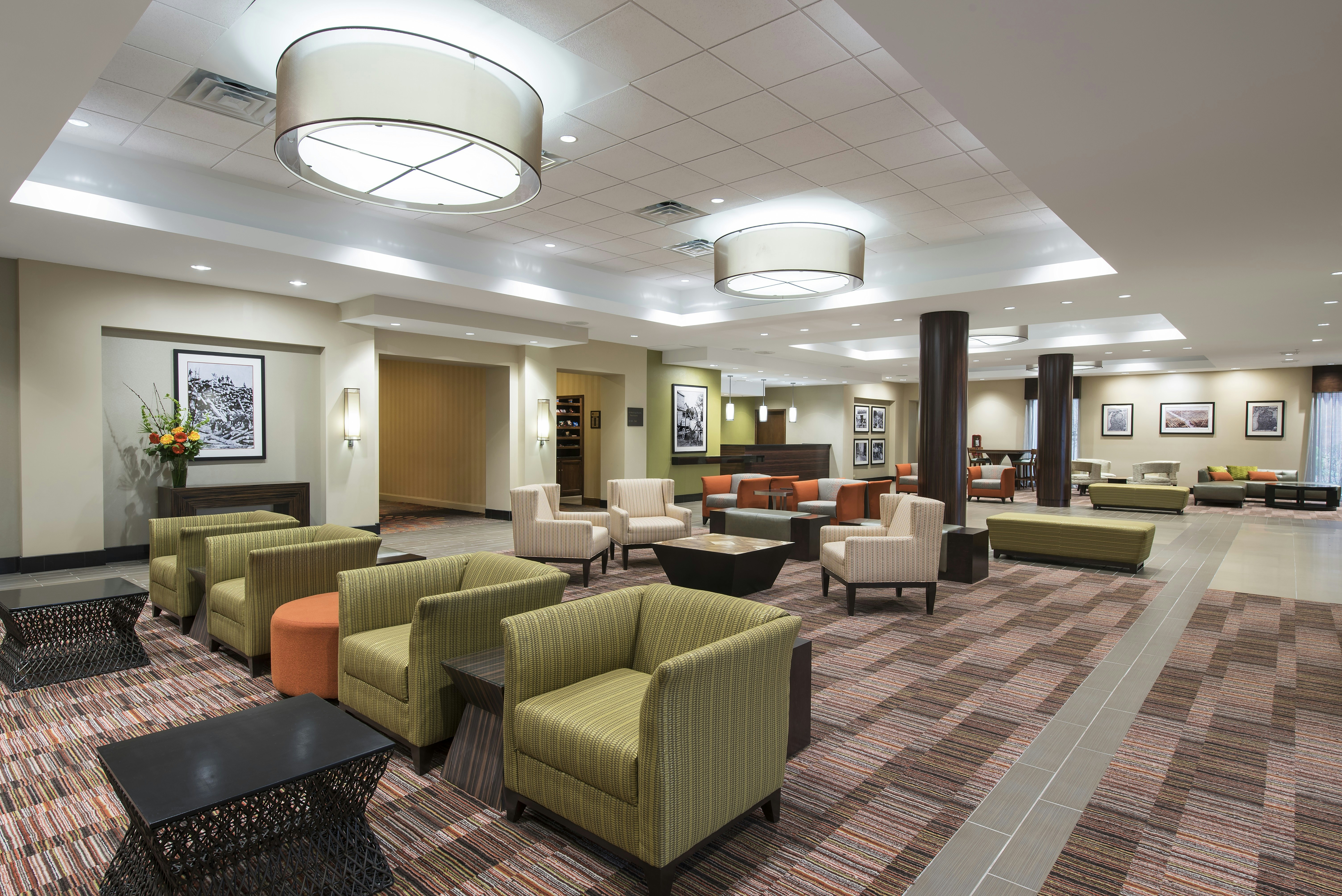 Doubletree By Hilton Hotel Grand Rapids Airport 22/53