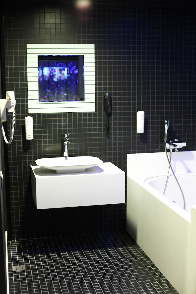 No 19 Boutique Hotel 59/69
