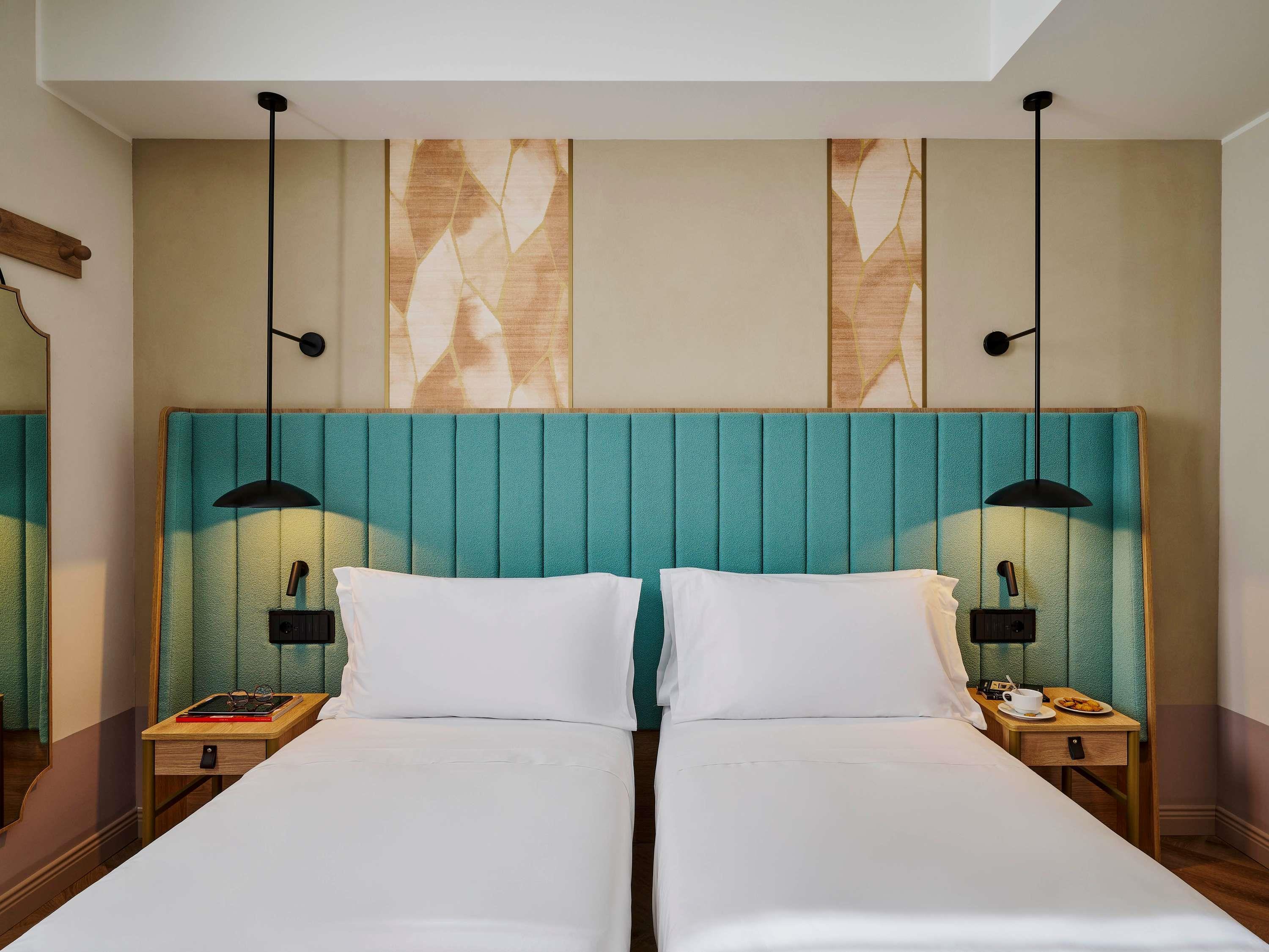 Superior, Twin Beds