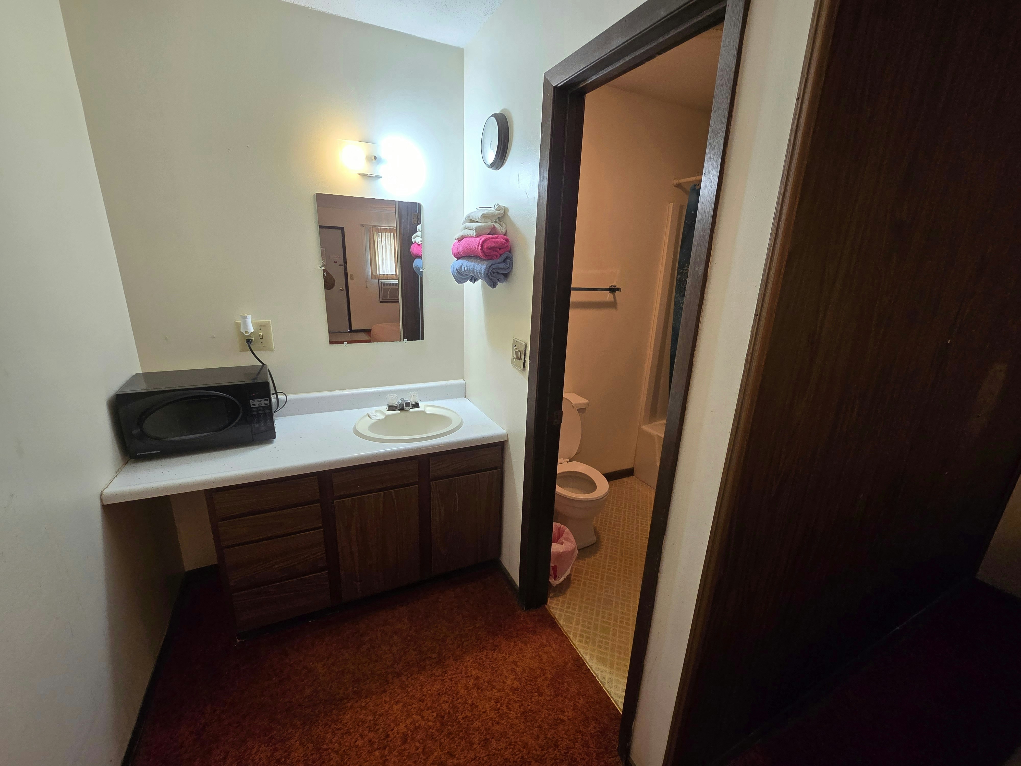 OYO Sandman Inn 57/58