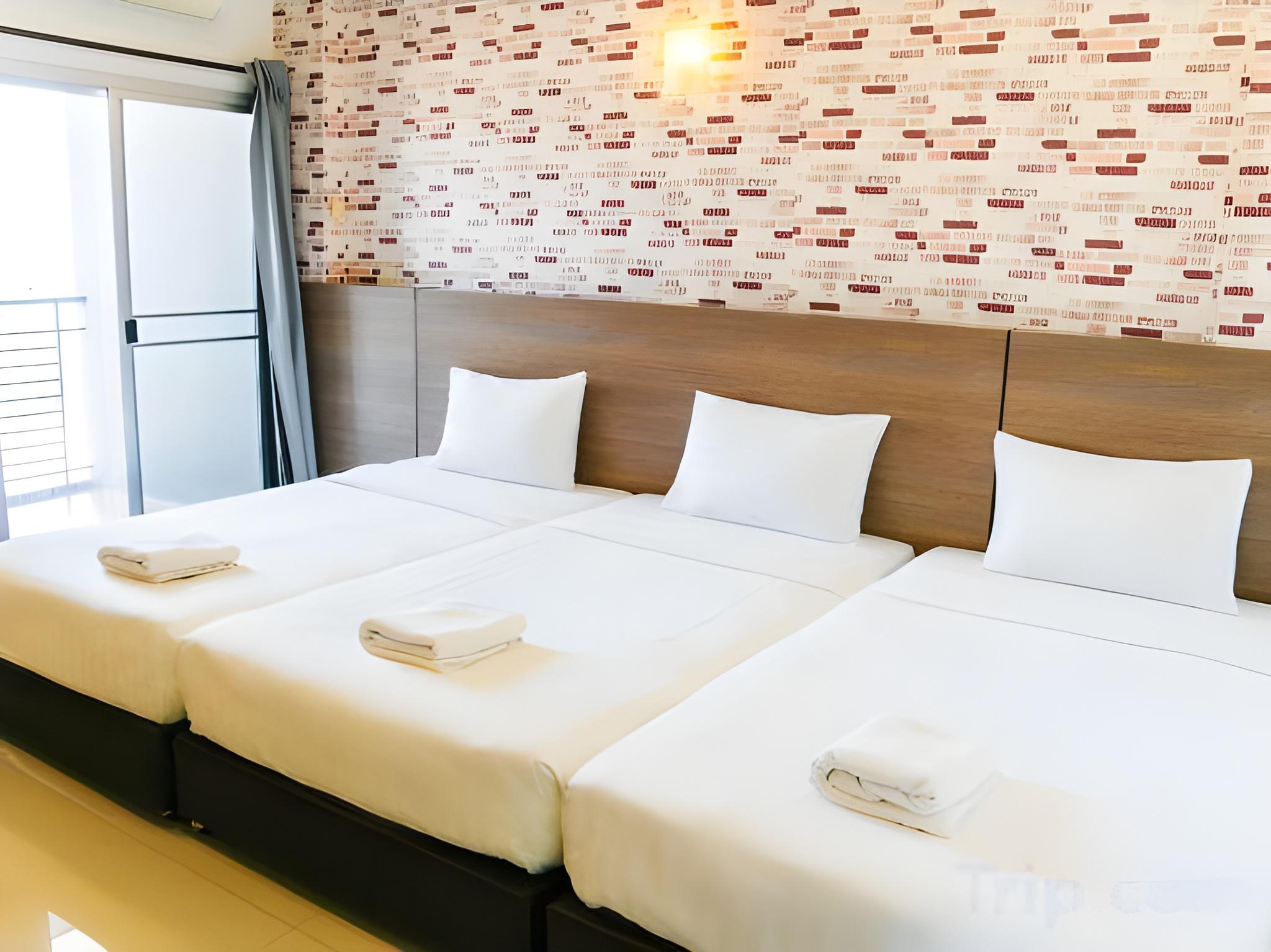 Room, Triple