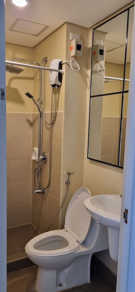Centrio Tower Studio Unit 52/54