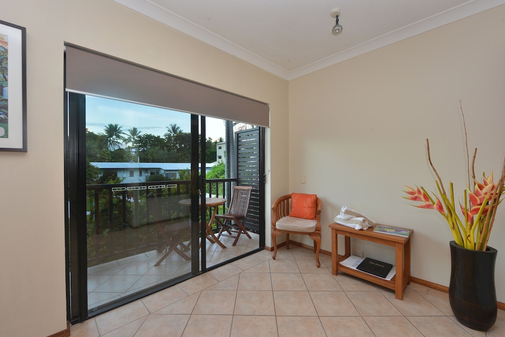 Seascape Holidays- Hibiscus Apartment 20/32
