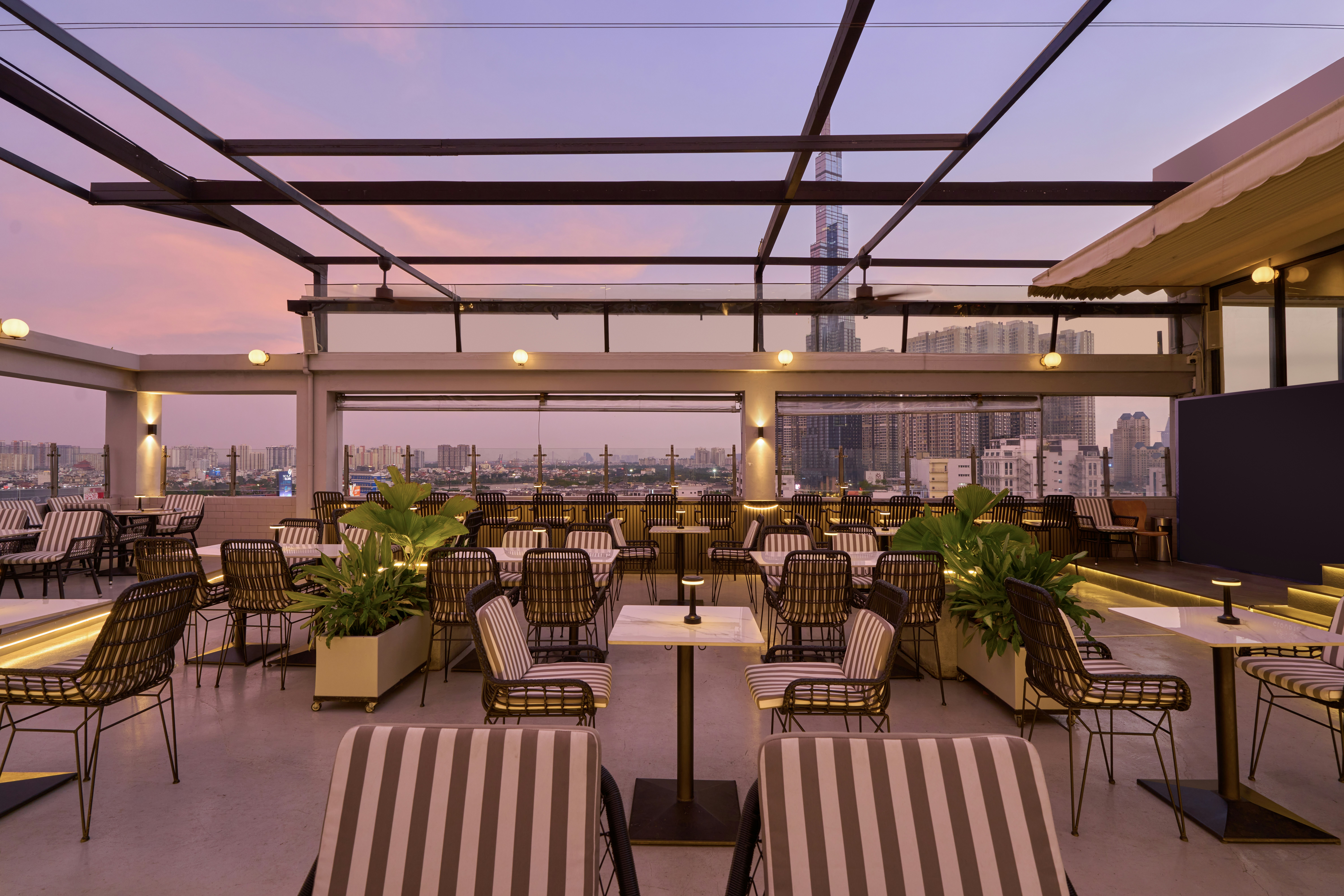 Oakwood Hotel and Apartments Saigon 66/81