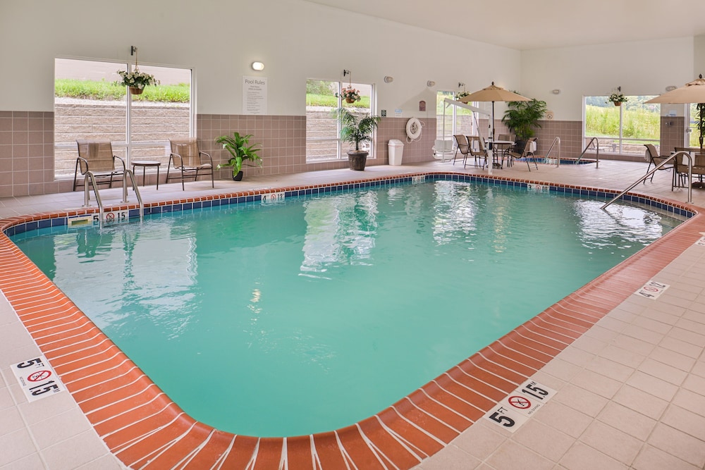 Holiday Inn Express Hotel And Suites Parkersburg Mineral Wells 1/42