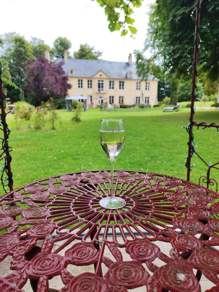 Chateau De Bellefontaine 45/50