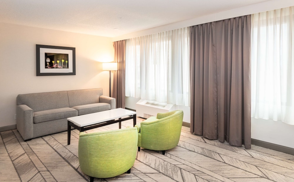 DoubleTree by Hilton Newark Penn Station 32/46