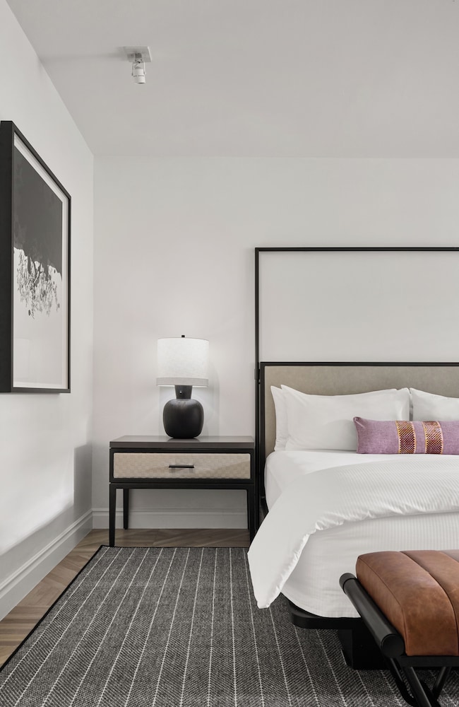 Standard, King Bed, Accessible