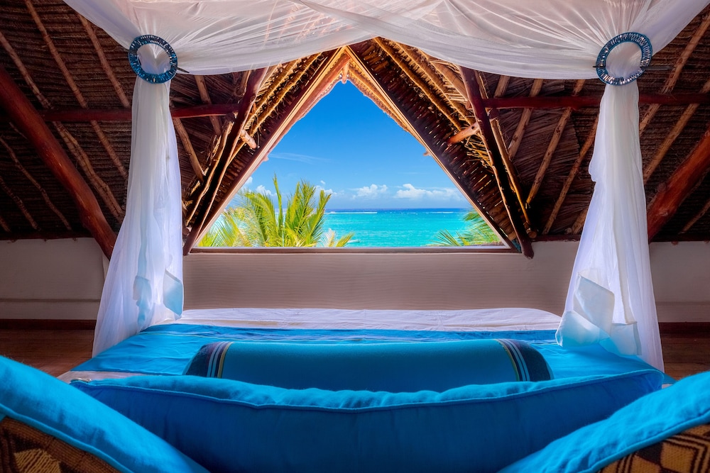 Waterlovers Beach Resort 12/48