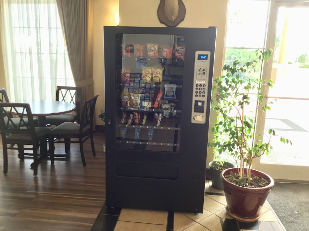 Days Inn By Wyndham Robstown 33/39