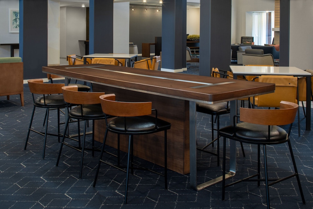 Courtyard By Marriott Decatur 30/50