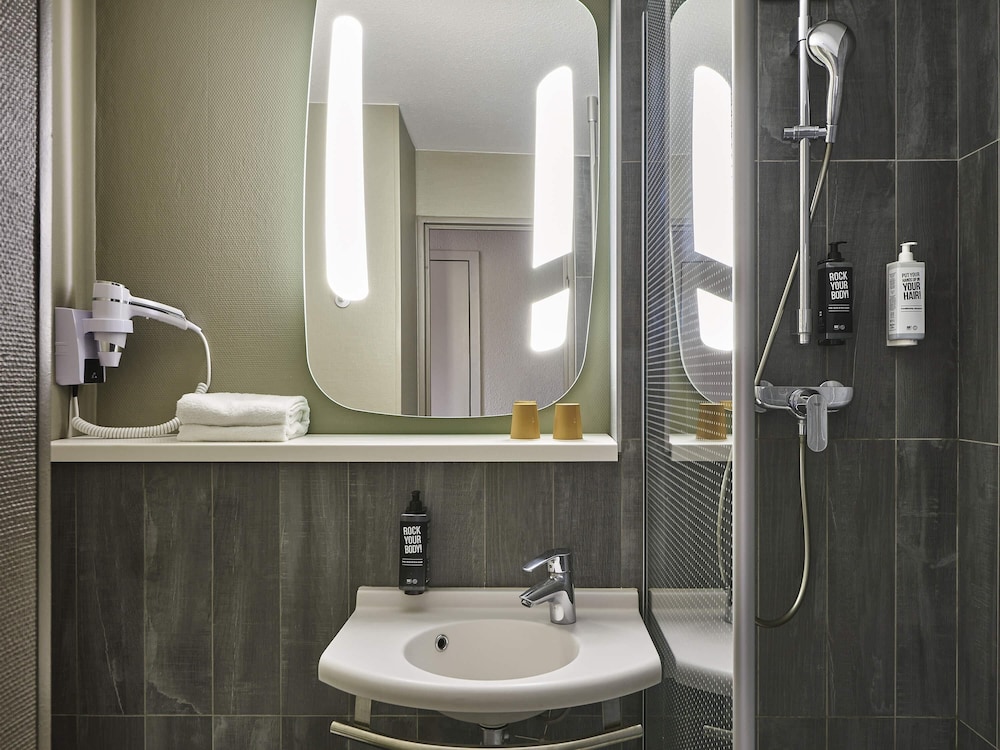 Ibis Marne La Vallee Emerainville 44/46