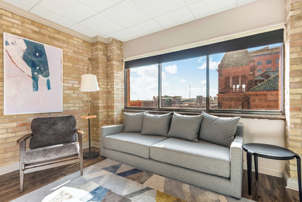 Riverwalk Plaza Hotel 27/50