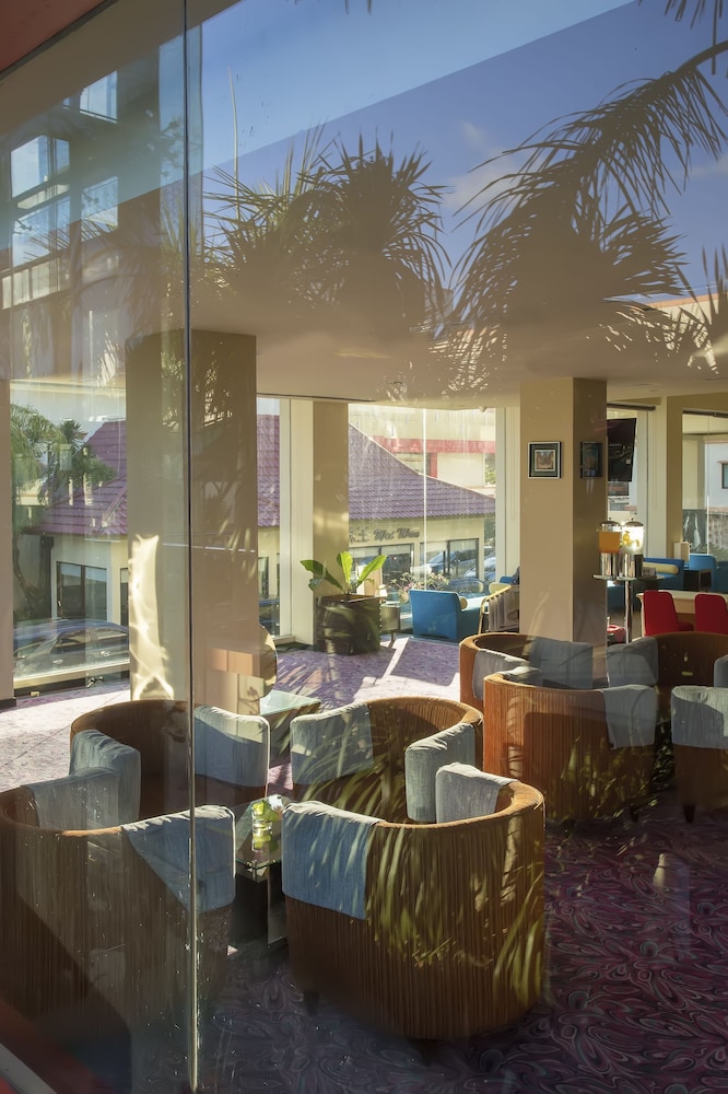 Swiss-Belhotel Silae Palu 48/73