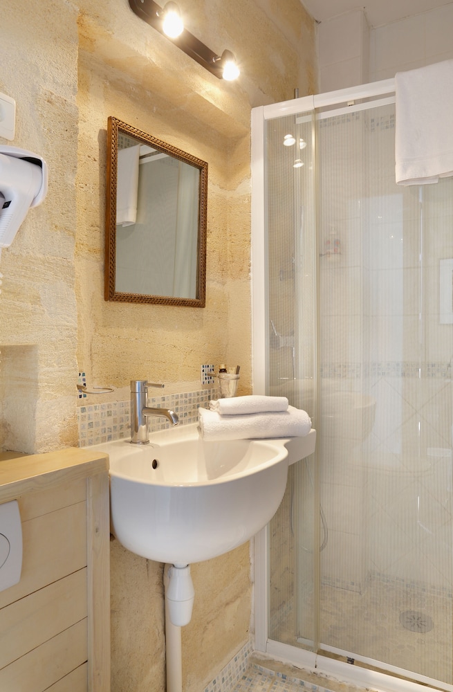 Hotel La Tour Intendance, Bordeaux 29/60