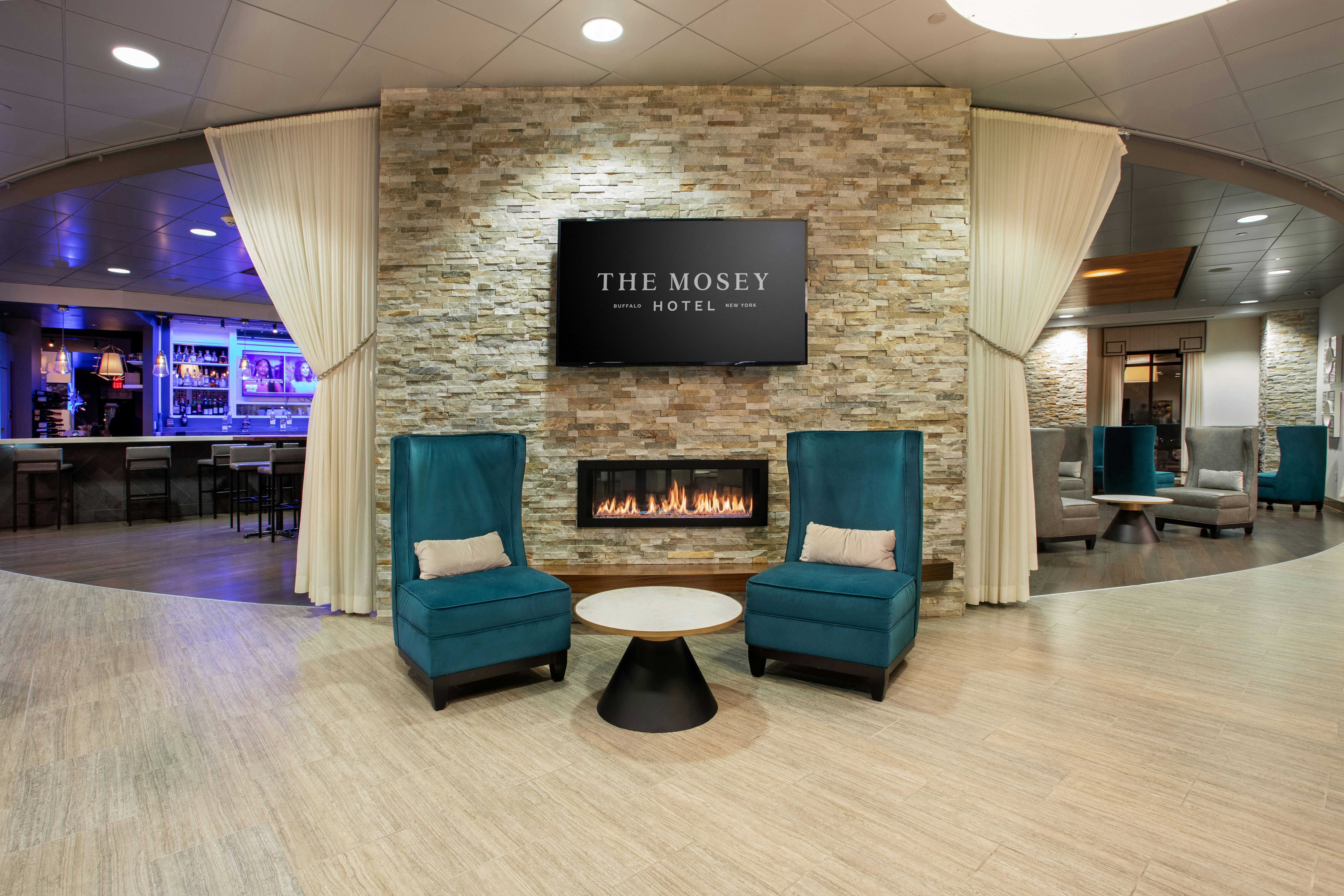 The Mosey Buffalo Williamsville Tapestry Collection Hilton 28/45