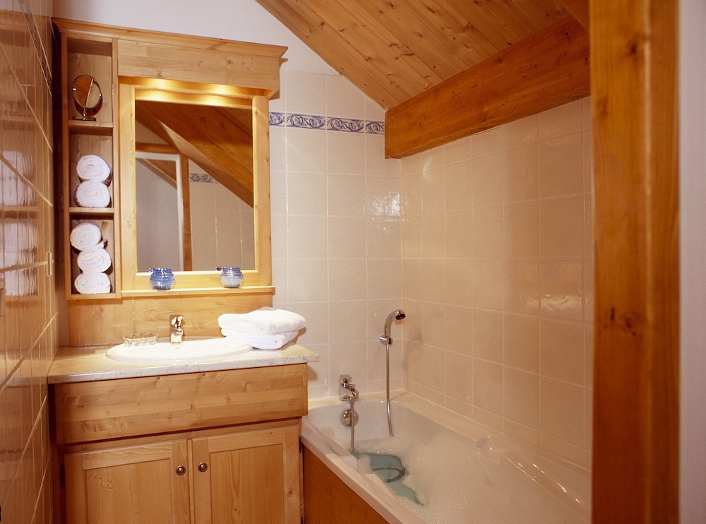 Chalet des Neiges - Oz en Oisans(Sat arr/dep only 47/50