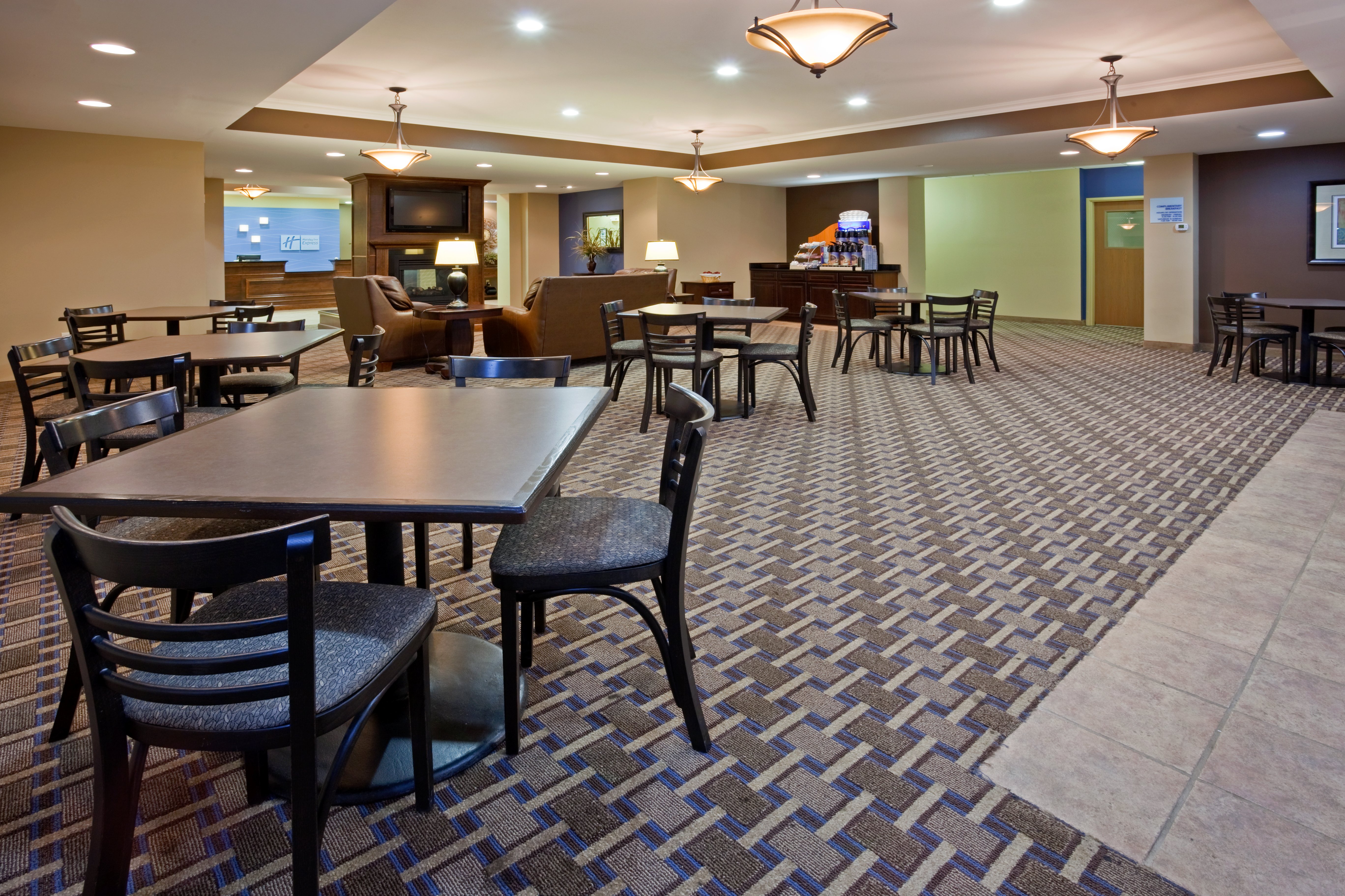 Holiday Inn Express Devils Lake 13/21