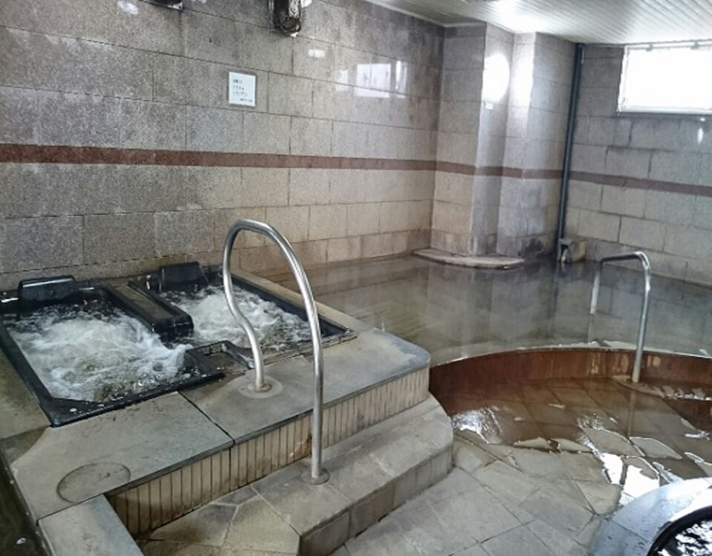 Tsurusaki Hotel 32/50