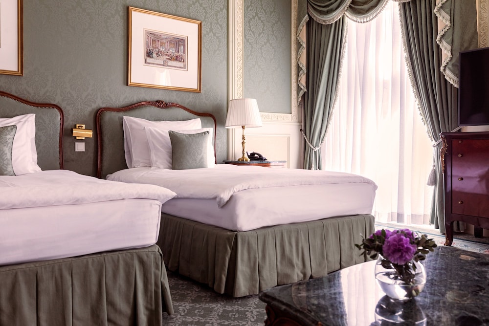Grand, Twin Beds, Ring Boulevard View
