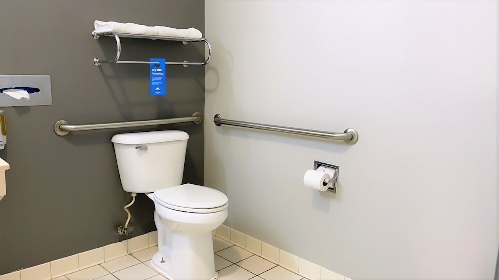 Days Inn by Wyndham North Little Rock/ Maumelle 28/56