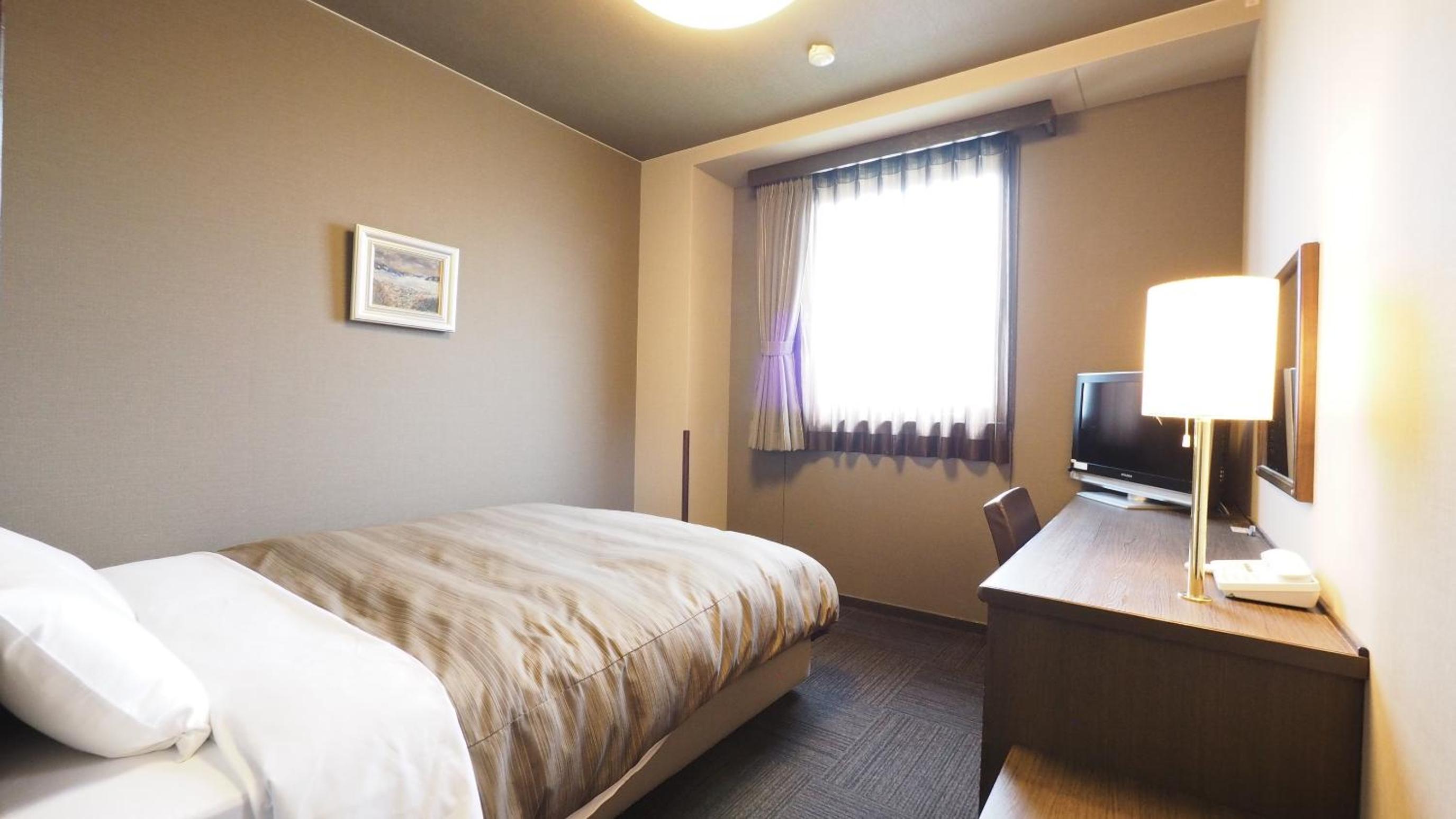 ROOM, DOUBLE BED, SMOKING