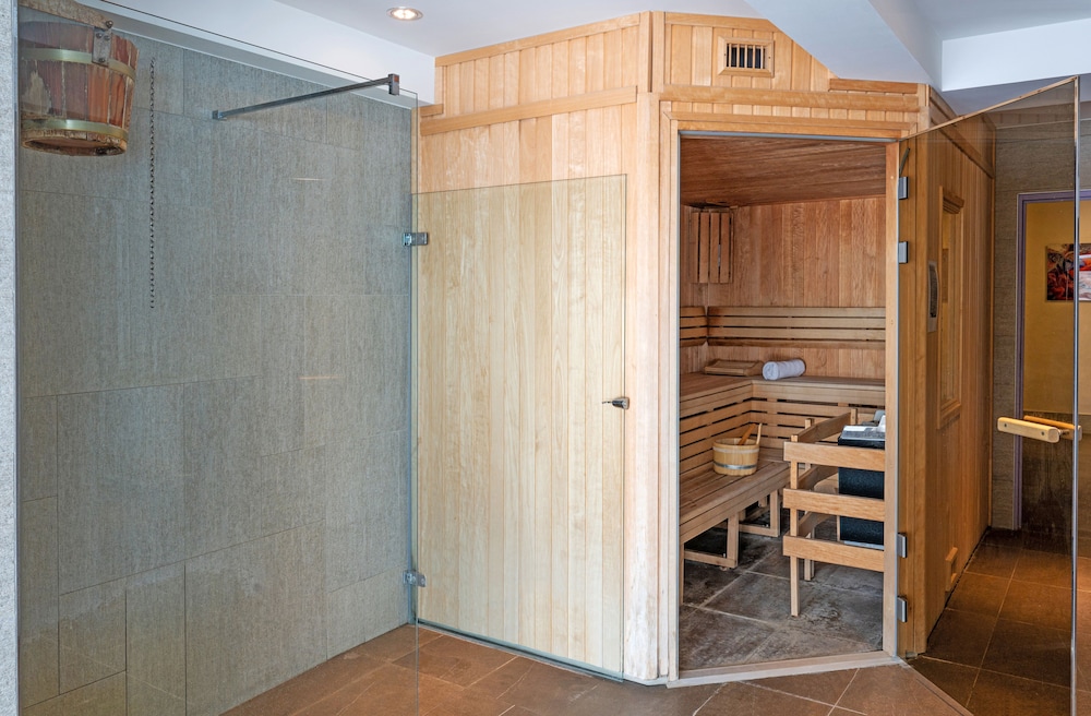 Aiguille Percee Hotel Restaurant 73/74