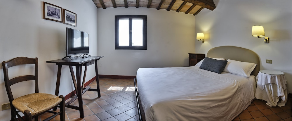 Castello Di Montegridolfo Spa Resort 33/89