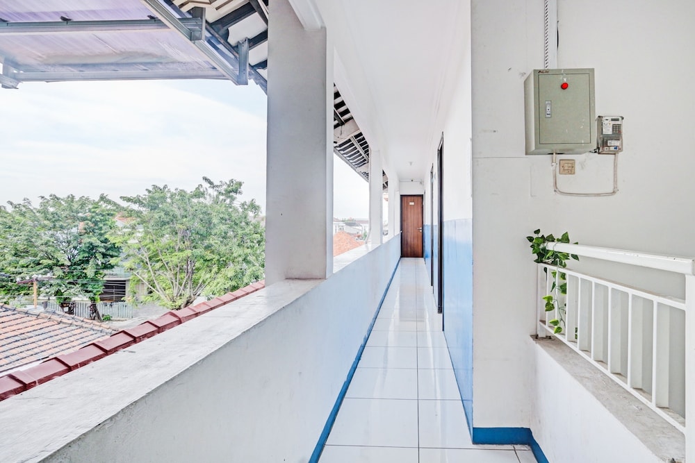 OYO 90426 Near Mall Ciputra 2 19/21
