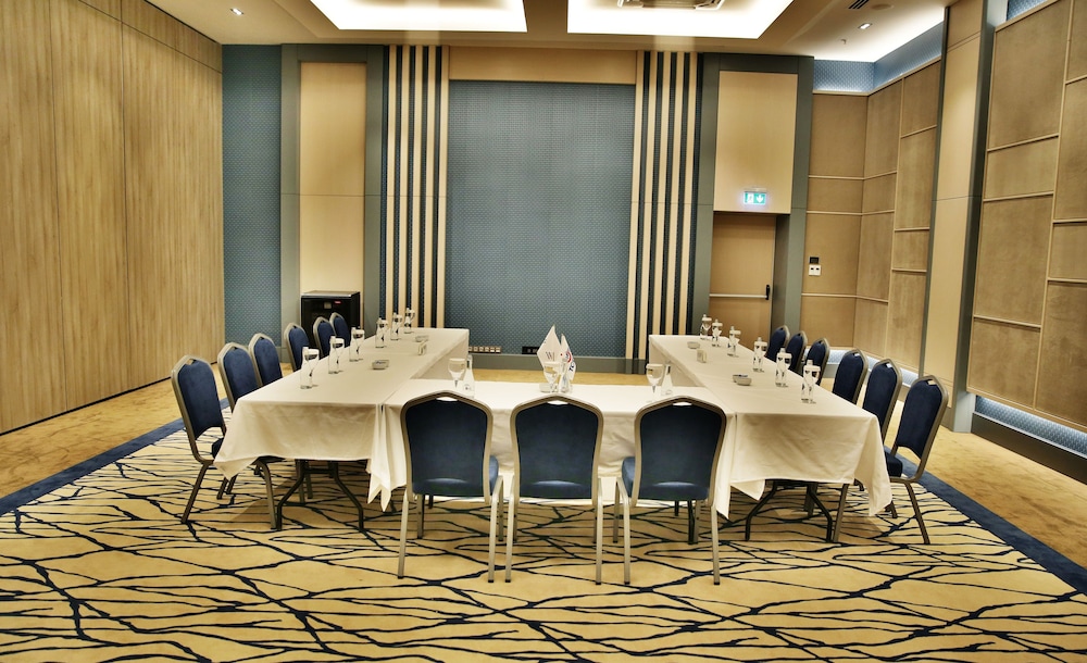 THE ANKARA HOTEL 56/65