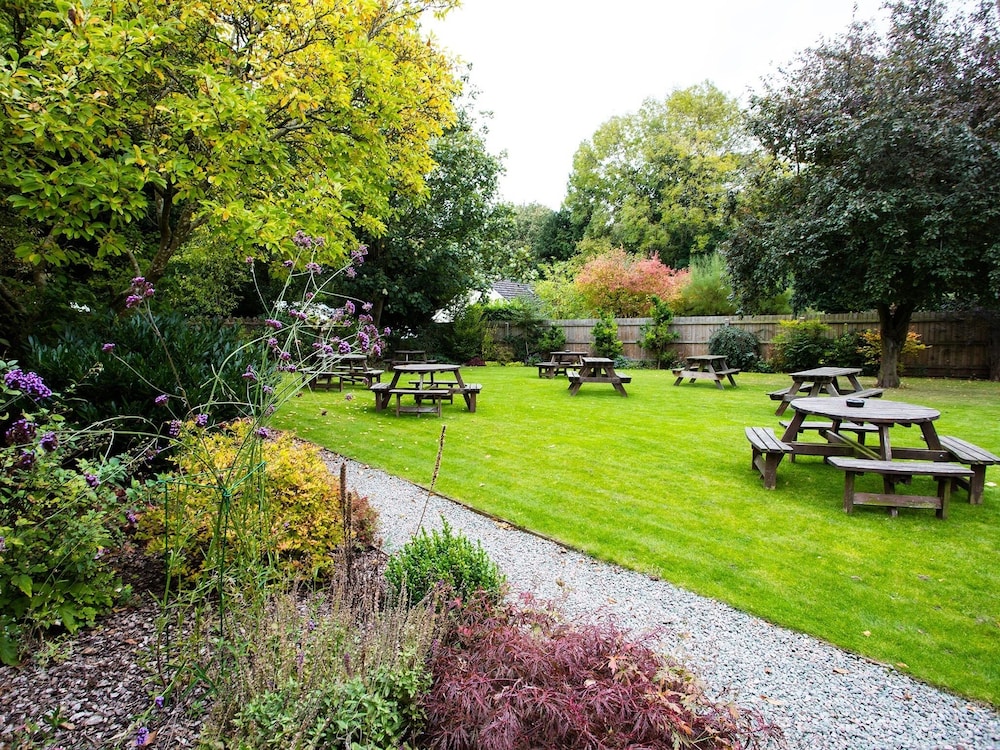 Harewood End Inn 21/23