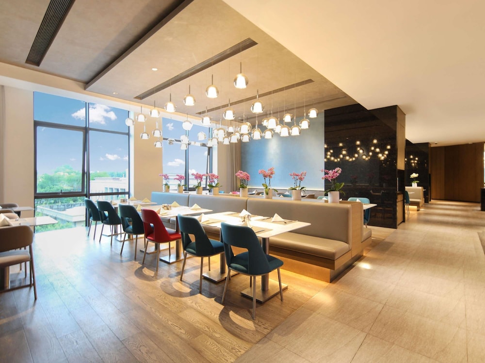 Novotel Shanghai Chuansha 57/66