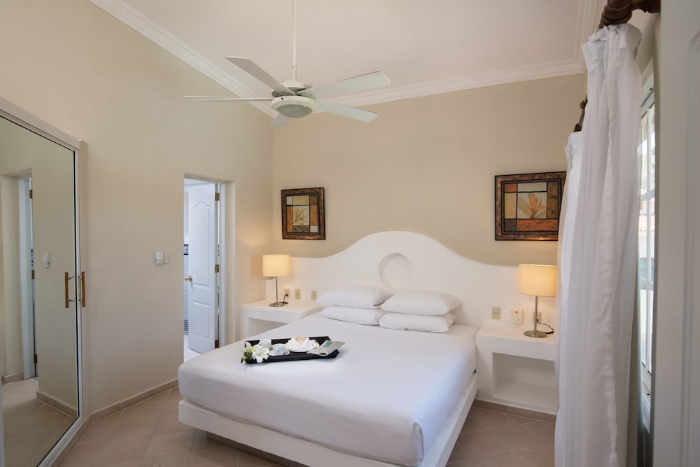 Lifestyle Crown Residence Suites 19/52