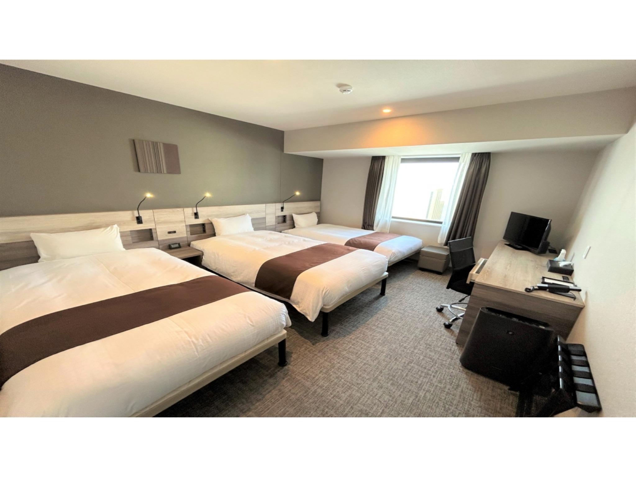 Room, Triple, Multiple Beds