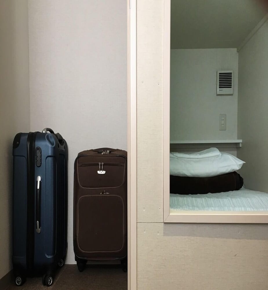 1 Night 1980 Hostel Tokyo 18/50