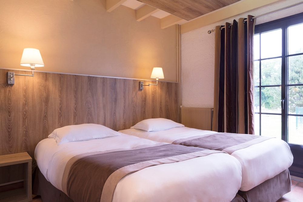 INTER-HOTEL LES COQUELICOTS 9/25