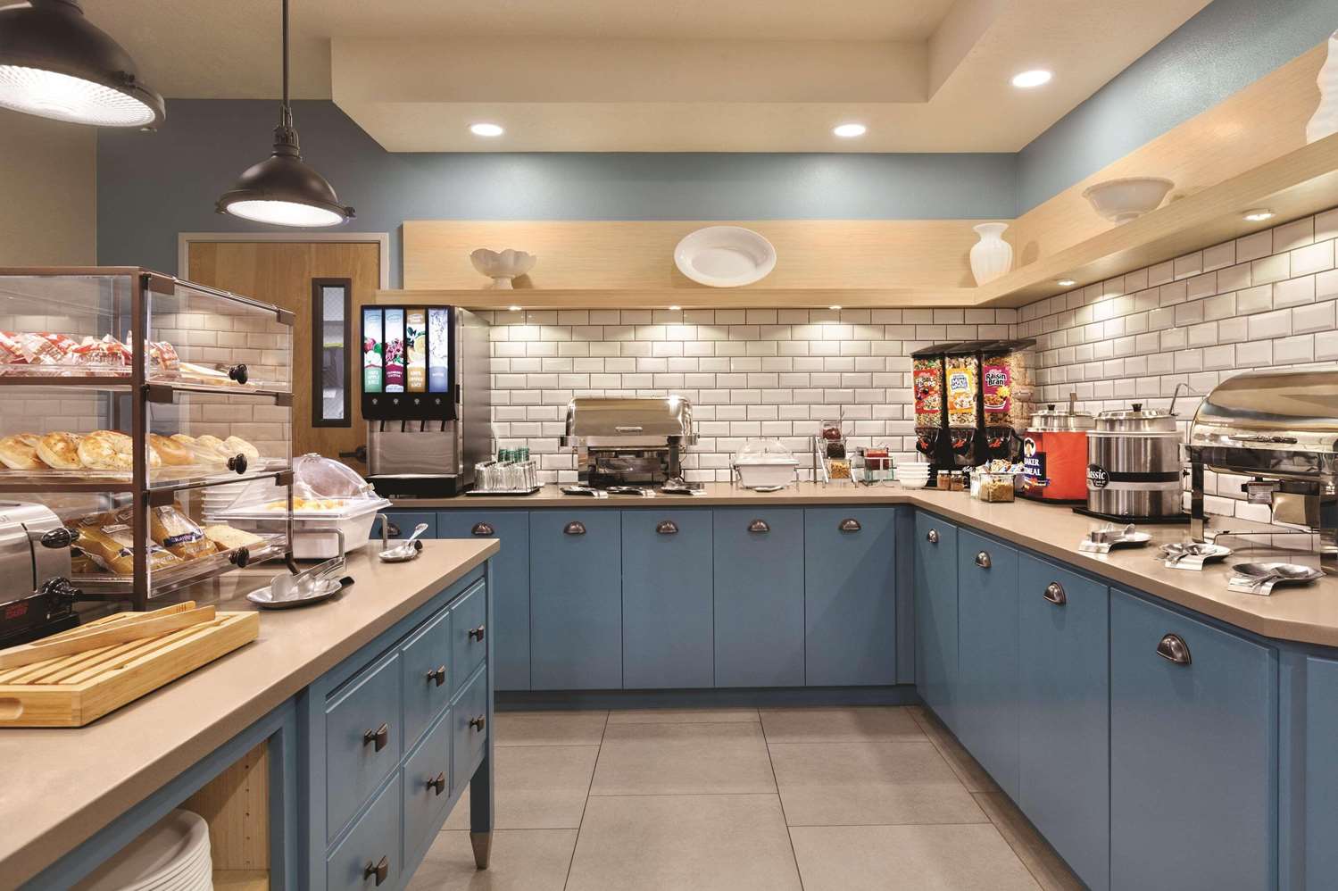 Country Inn & Suites by Radisson, Prineville, OR 3/21