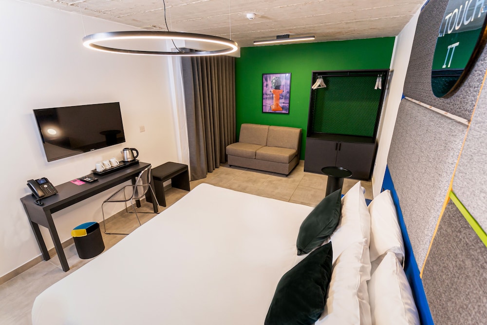 IKYK HOTEL 23/49