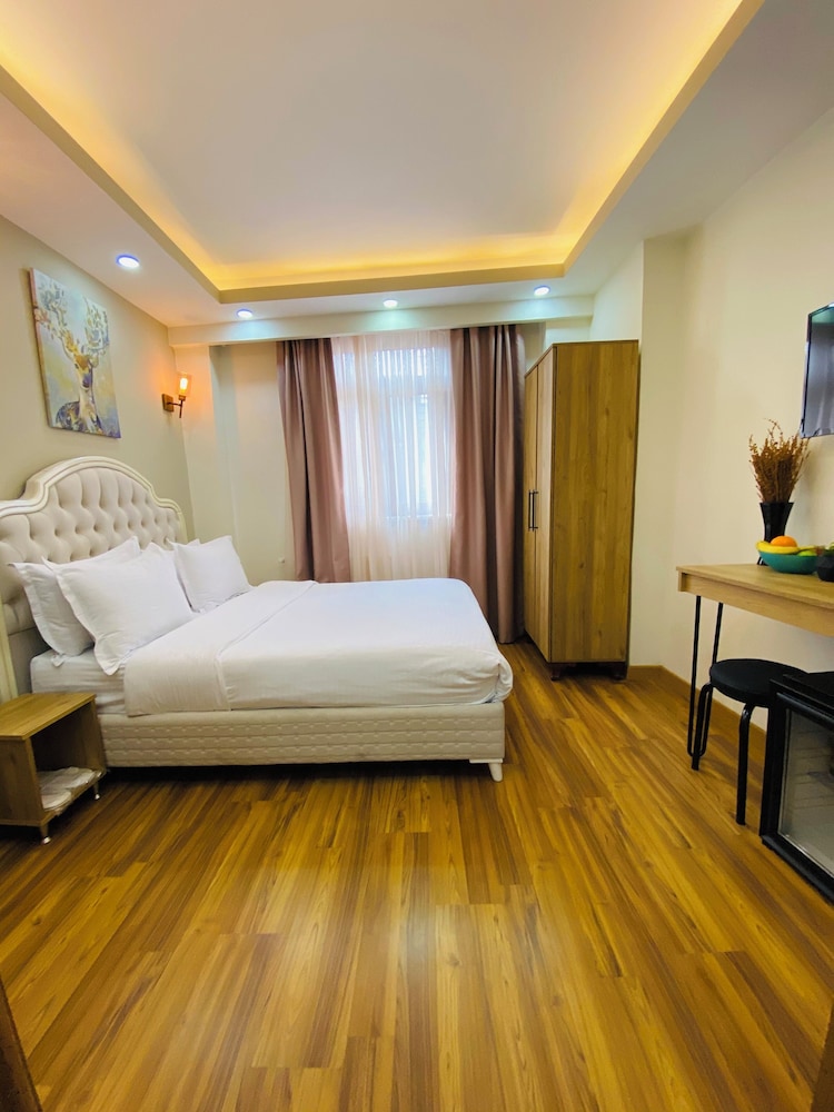 Classic, Queen Bed, Palmera Old City 2/10