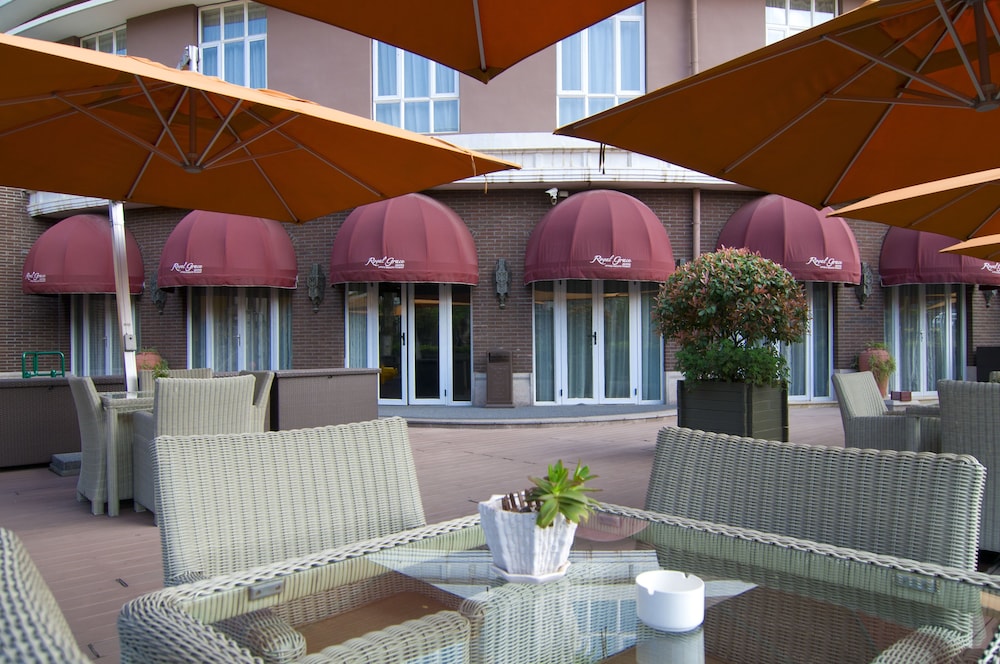 Royal Grace Hotel 5/49