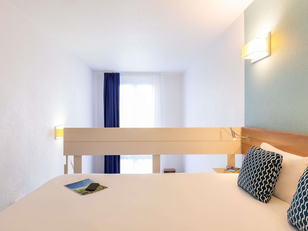 Adagio Access La Defense Place Charras 25/50