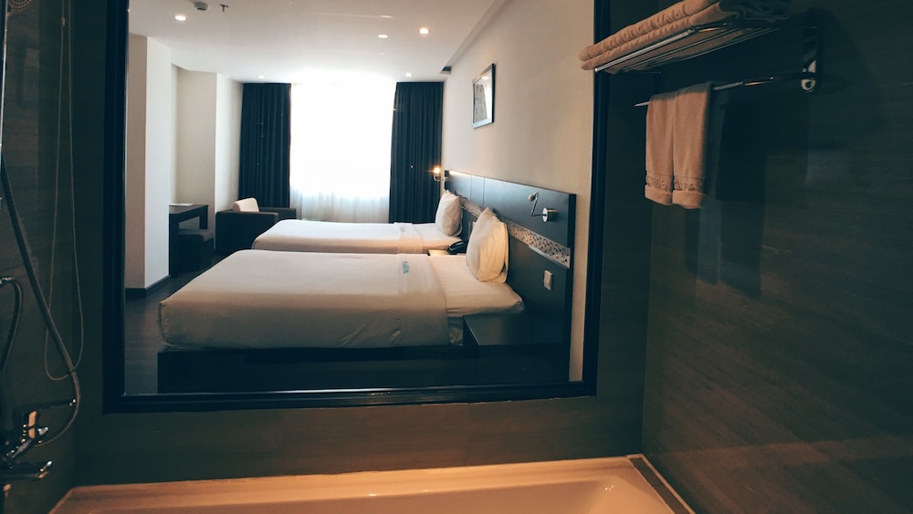 Sea Garden Hotel 15/65