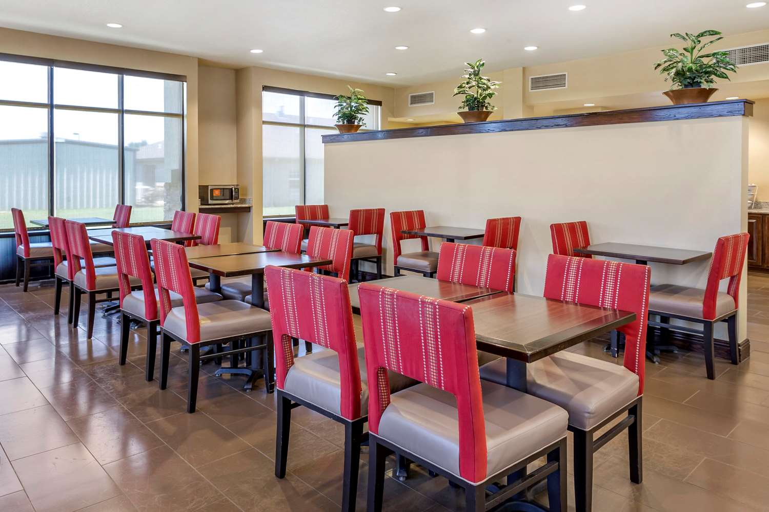 Comfort Suites Jonesboro University Area 18/32