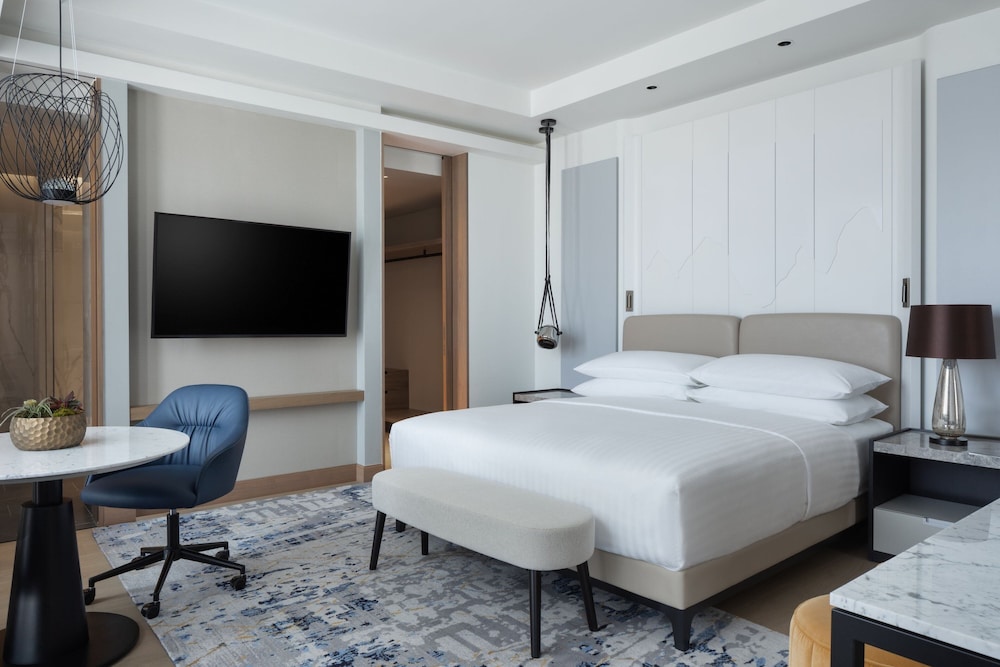 Tirana Marriott 41/50